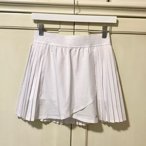 Alo Yoga Aces Tennis Skirt- White size Small
